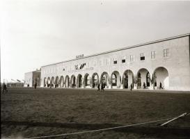 1956 Hatvan, vasúti pályaudvar, mozdonyok, szerelvények, állomás épület, 12 db szabadon felhasználható vintage negatív, 6x9 cm