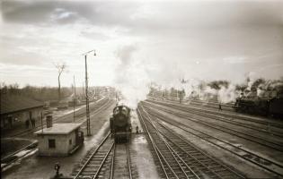 1956 Hatvan, vasúti pályaudvar, mozdonyok, szerelvények, állomás épület, 12 db szabadon felhasználha...