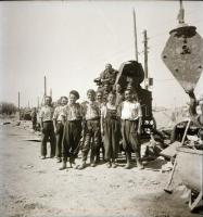 1952 Sztálinvárosi életképek és látképek, 33 db szabadon felhasználható vintage negatív, 6x6 cm