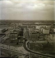 1952 Sztálinvárosi életképek és látképek, 33 db szabadon felhasználható vintage negatív, 6x6 cm