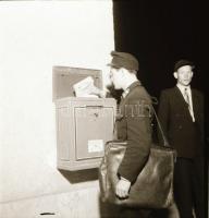 1952 Sztálinvárosi életképek és látképek, 33 db szabadon felhasználható vintage negatív, 6x6 cm