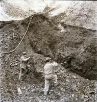 cca 1950 Oroszlány, külszíni bánya, 17 db szabadon felhasználható vintage negatív, 6x6 cm