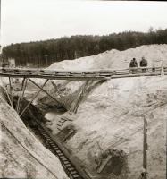 cca 1950 Oroszlány, külszíni bánya, 17 db szabadon felhasználható vintage negatív, 6x6 cm