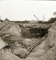 cca 1950 Oroszlány, külszíni bánya, 17 db szabadon felhasználható vintage negatív, 6x6 cm