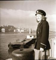 cca 1960 Budapest, MAHART női egyenruha reklám felvételek a Duna parton, 7 db szabadon felhasználhat...