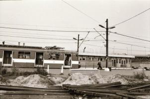 cca 1985 Budapest, villamos és HÉV a Boráros téren, 12 db szabadon felhasználható vintage negatív, 2...