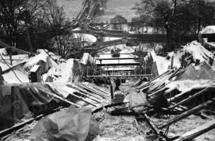 1986. március 3. Budapesti városképek - sikló építése, Hadik szobor, Felszabadulás tér, Nyugati pu.,...