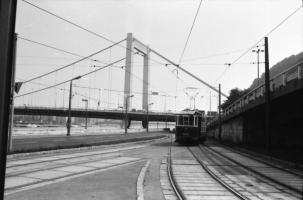 1989. szeptember 10. Budapest, a 611-es nosztalgia villamos városi forgalomban, 33 db szabadon felha...