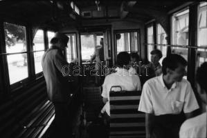 1989. szeptember 10. Budapest, a 611-es nosztalgia villamos városi forgalomban, 33 db szabadon felha...