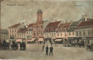 Brassó, Kronstadt, Brasov; Kornzeile, Schutzengel Apotheke / Búzasor, Gyógyszertár, W. Hiemesch üzlete, munkások létrán cégér festés közben. Eduard Kerschner kiadása / street view, pharmacy, shops, workers paint name plates, ladder (r)