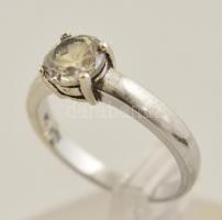 Ezüst(Ag) egyköves gyűrű, jelzett, méret: 49, bruttó: 2,5 g
