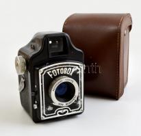MOM Fotobox fényképezőgép, Achromat 1:7.7/75-ös objektívvel szép, működőképes állapotban, eredeti tokjában / Vintage Hungarian camera, in good condition