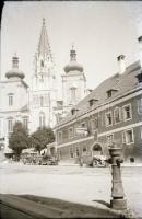 cca 1920-1940 Fotó és negatív tétel szinte mind háború előtti városképeket tartalmazó, budapesti és ...