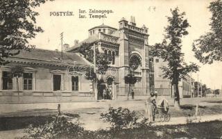 Pöstyén, Piestany; Izraelita zsinagóga, babakocsi / Isr. tempel / synagogue, lady and baby carriage. Judaica (Rb)