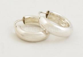 Ezüst(Ag) karikafülbevaló pár, jelzett, d: 1,4 cm, nettó: 2 g