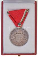 1939-1945. "Magyar Nagy Ezüst Vitézségi Érem" ezüstözött Br kitüntetés, fémjel a peremen m...
