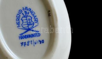 Herendi Viktória mintás kis tálka, kézzel festett, jelzett, apró kopásokkal, 8×6×1,5 cm