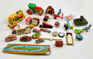 Doboznyi bolhapiac tétel (régi kulcsos játékok, madarak, járművek, figurák, órák, tartozékok, stb.)