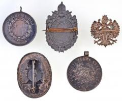 4db-os vegyes jelvény és díjérem tétel, közte 2db jelzett Ag díjérem, "Pozsonyi Torna Egyesület...