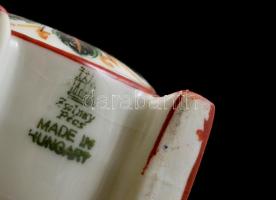 Zsolnay porcelán mini kulacs, matricás, jelzett, hibátlan, m: 7,5 cm