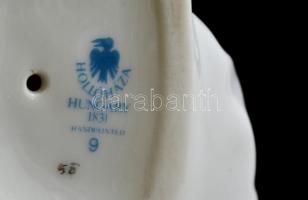 Hollóházi varrónő népviseletben, kézzel festett, jelzett, hibátlan, m: 24 cm