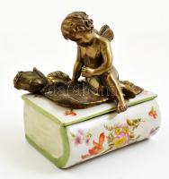 MTP porcelán könyv alakú bonbonier, réz angyalkás díszítéssel, matricás, jelzett, kis kopásokkal, m: 14 cm