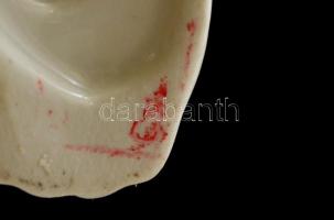 Porcelán macska, jelzett, apró kopásokkal, m: 12 cm