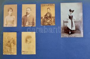 A Várady-Kopp család és rokonságának története. Két hatalmas füzet, több száz fényképpel, közte csal...