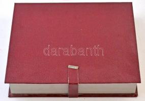 Éremtartó doboz, benne 6db éremtartó tálcával, különböző méretű érmék tárolására, összesen 80 férőhe...