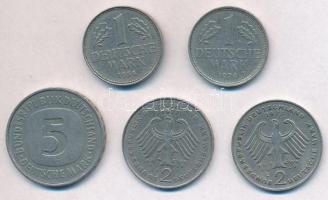 NSZK 1954-1977. 1M (2xklf) + 2M (2xklf) + 5M T:2,2-
FRG 1954-1977. 1 Mark (2xdiff) + 2 Mark (2xdiff...