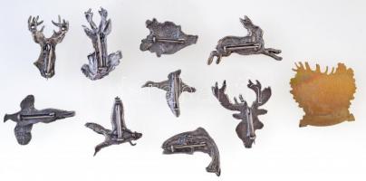 10db-os vadász tétel, 9x klf állatokat ábrázoló jelvény és 1db "MAVAD" tű nélkül T:1-