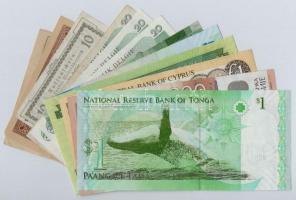 12db-os vegyes külföldi bankjegy és szükségpénz tétel, közte Ausztria, Srí Lanka, Dél-Szudán, Jugosz...