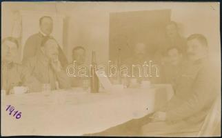 1916 Katonai asztaltársaság, köztük Hauer Alajos ezredes a m. kir. varasdi 10. honvéd huszárezred parancsonka, Dálnoki Veress Lajos (1889-1976) későbbi vezérezredes, fotólap, feliratozva a hátoldalán, dátumozva, 8x13 cm./  1916 Military table company, with Alois Hauer lieutenant colonel, commander of 10th Varazdin Honved Hussars, Lajos Dálnoki Veress (1889-1976) hungarian military officer, later colonel general, photo, with writings on the back, with date, 8x13 cm.