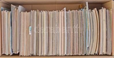 1028 db modern motívumlap: üdvözlőlapok, állat, mese, reklám, művészlapok, városképes lapok is, stb....