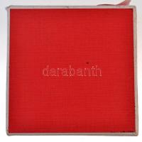 ~1960. "Nehézipar Kiváló Dolgozója" zománcozott, aranyozott fém jelvény miniatűrrel, tokba...