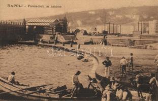 18 db régi városképes lap, közte 1 katonai motívumlap Bernáth aláírásával / 18 pre-1945 town-view po...