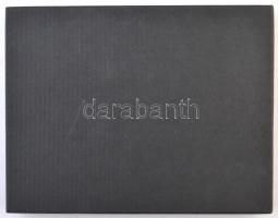 Éremtartó kazetta egy kivehető tálcával, összesen 24 férőhellyel, használt állapotban