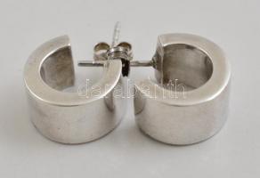 Ezüst(Ag) masszív karika fülbevalópár, jelzett, d: 1,4 cm, nettó: 4,9 g