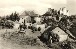 10 db főleg RÉGI felvidéki vár képeslapon / 10 mostly pre-1945 Slovakian castles on postcards