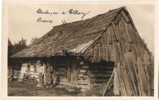 16 db RÉGI felvidéki képeslap fatemplomokkal és népviselettel. Fényképezte Karel Plicka / 16 pre-194...