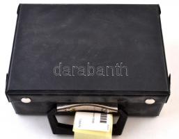 Kis éremtartó koffer 7 tálcával, összesen 124db férőhellyel. Használt állapotban