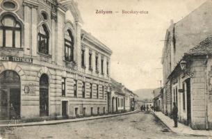 Zólyom, Zvolen; Bocskay utca, üzletek / street view, shops (kopott sarkak / worn corners)