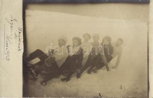 2 db RÉGI szánkózás, téli sport motívumlap, egy fotó képeslap / 2 pre-1945 sledding, winter sport motive postcards with one photo