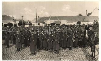 1938 Losonc, Lucenec bevonulás, katonák / entry of the Hungarian troops, soldiers (fa)