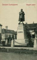 Érsekújvár, Nové Zámky; Kossuth Lajos szobor, üzletek, bútor raktár. W. L. 423. / statue, shops, furniture warehouse (fa)