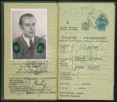 1937-1940 Magyar Királyság fényképes útlevele Liska Gyula építészmérnök,nemzeti bank tisztviselőjének részére, benne a katonai adatlapjával, bejegyzésekkel, pecsétekkel