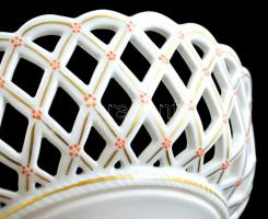 Herendi csipkebogyó mintás talpas kínáló, kézzel festett, jelzett, hibátlan, m: 20,5 cm