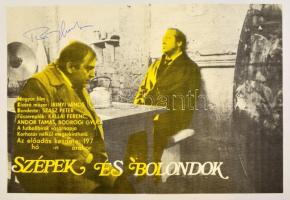 1976 Szépek és bolondok magyar film plakát, Bodrogi Gyula (1934-) saját kezű aláírásával, 32x47 cm