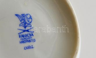 Kalocsai porcelán kupicás készlet: kiöntő, 6 db kupica, tálca, kézzel festett, jelzettek, kis kopáso...