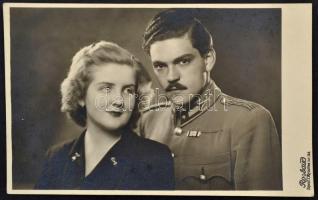 cca 1870-1910 63 db javarészt nevesített keményhátú fotóból álló fényképgyűjtemény. Nagyrészt vizitk...